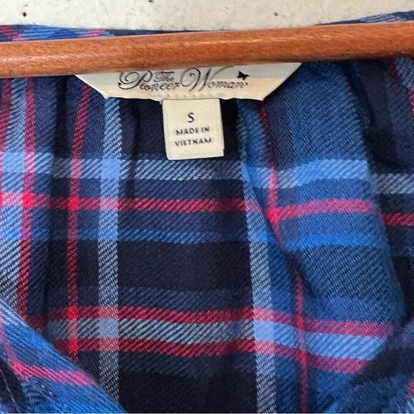 The Pioneer Woman Flannel Embroidered Peasant Top - Picture 5 of 6